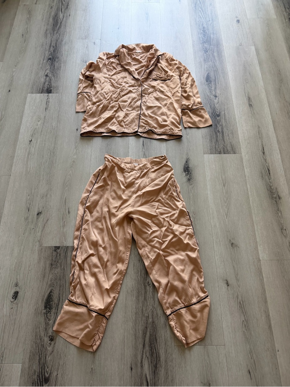 Satin Peach Lounge Joggers and Top Set - Women's Relaxed Sleepwear